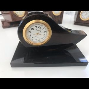 Infinity quartz clock